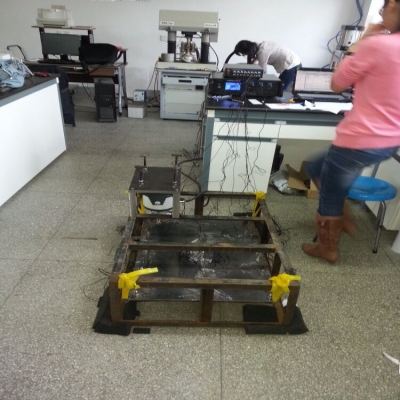 測試不同阻尼條件下的模態試驗，用于潛艇降噪改進設計